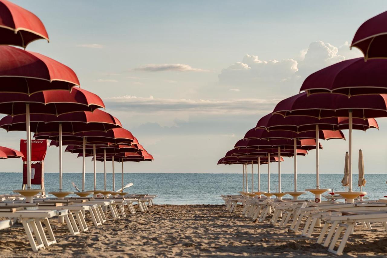 Hotel Soraya - Spiaggia Sawasdee Riccione Extérieur photo