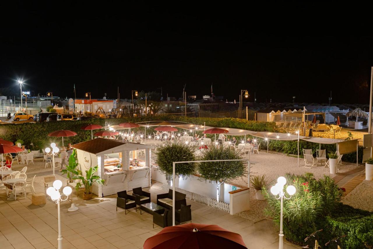 Hotel Soraya - Spiaggia Sawasdee Riccione Extérieur photo