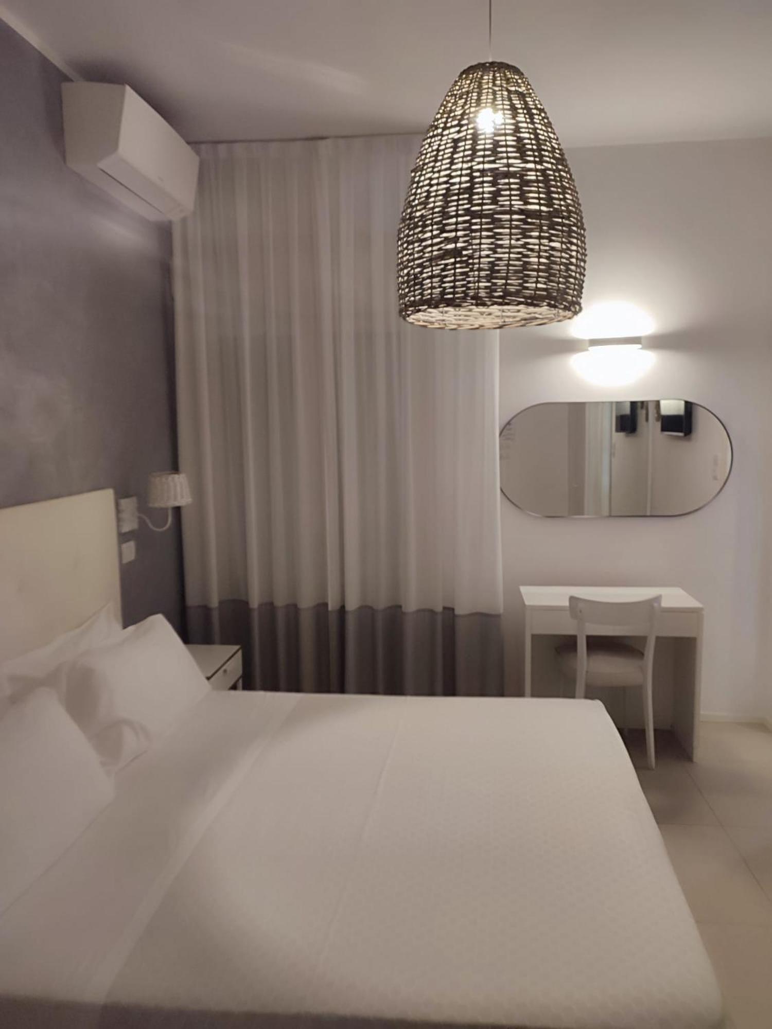 Hotel Soraya - Spiaggia Sawasdee Riccione Extérieur photo