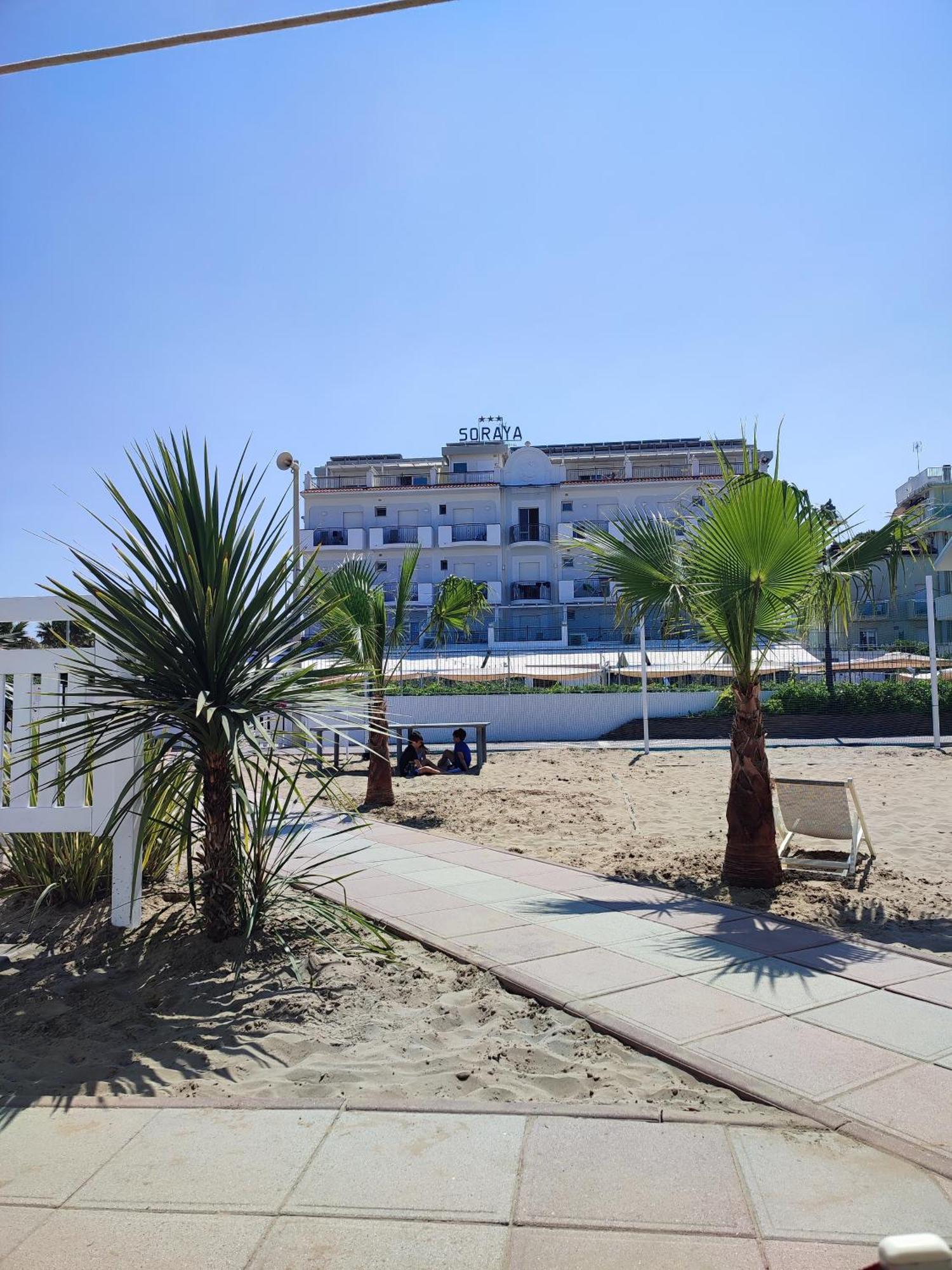 Hotel Soraya - Spiaggia Sawasdee Riccione Extérieur photo