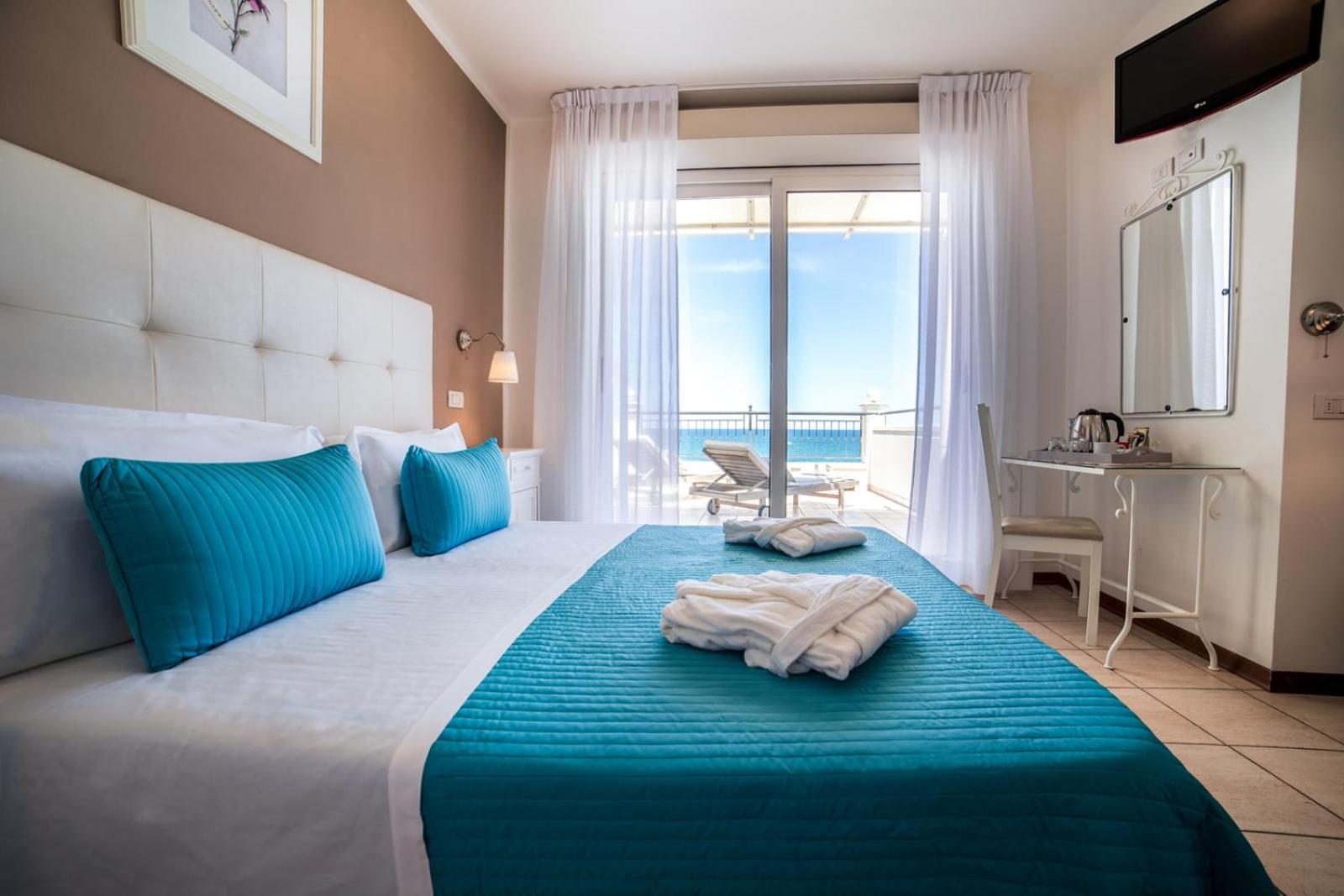 Hotel Soraya - Spiaggia Sawasdee Riccione Extérieur photo