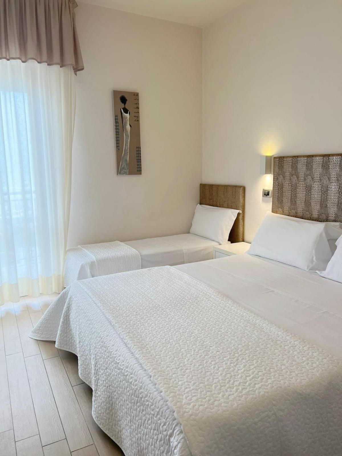 Hotel Soraya - Spiaggia Sawasdee Riccione Extérieur photo