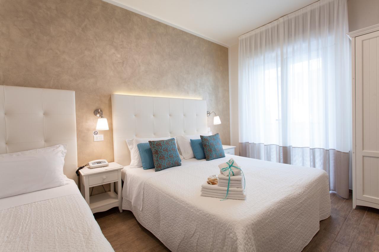 Hotel Soraya - Spiaggia Sawasdee Riccione Extérieur photo
